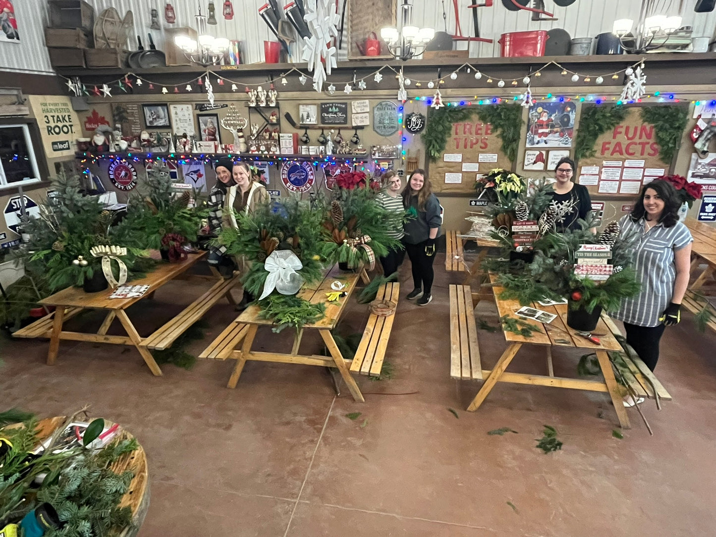 Christmas Urn Event - Tuesday November 18, 2025